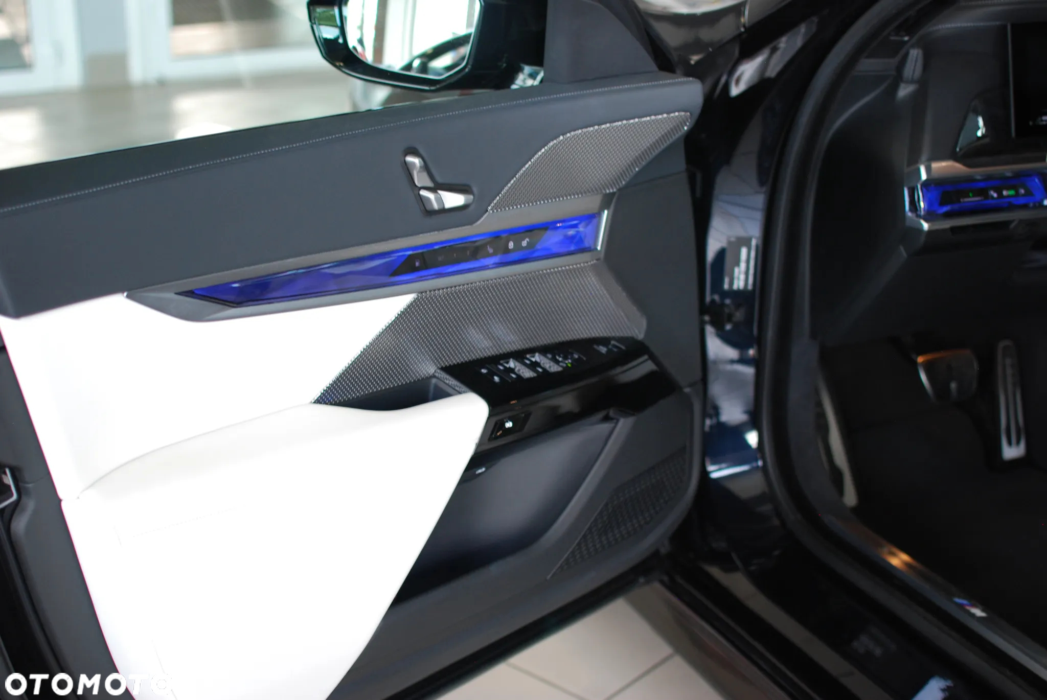 BMW Seria 7 M760e PHEV xDrive sport - 9