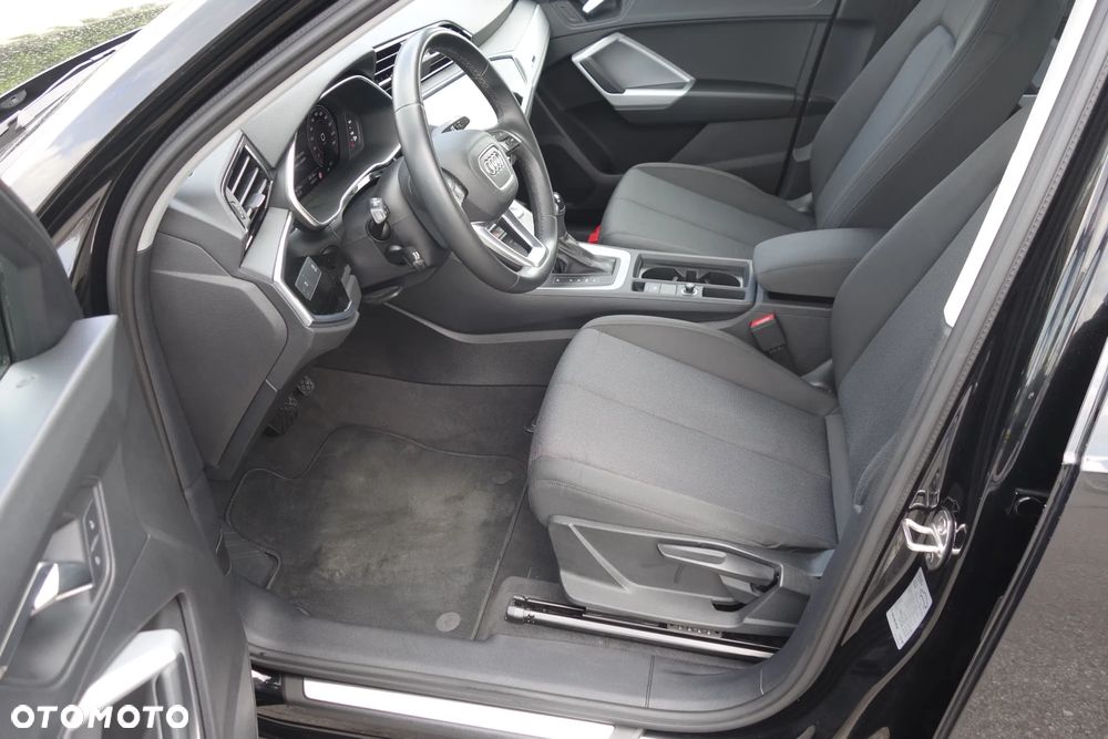 Audi Q3 35 TFSI S tronic - 13