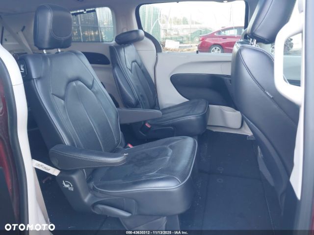 Chrysler Pacifica - 6