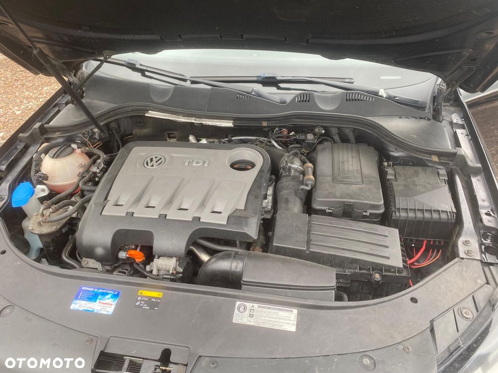 Volkswagen Passat 2.0 TDI DSG BlueMotion Technology Comfortline - 12