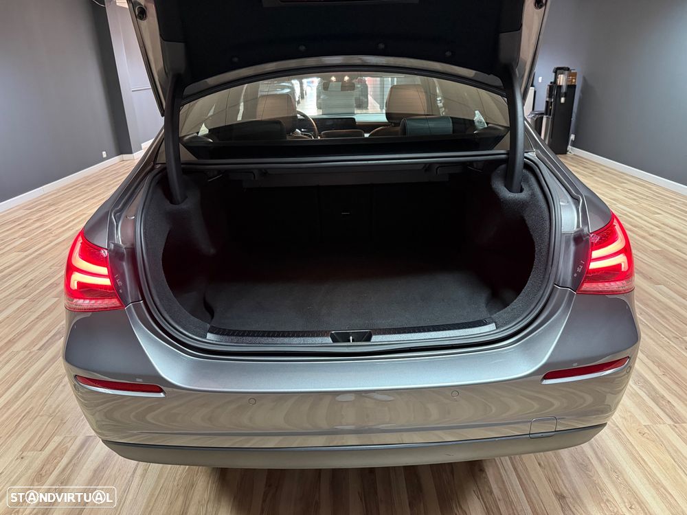 Mercedes-Benz A 250 Limousine e 8G-DCT AMG Line - 8
