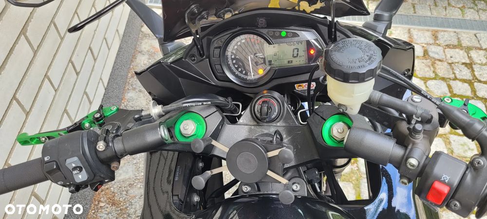 Kawasaki Ninja 1000 SX - 13