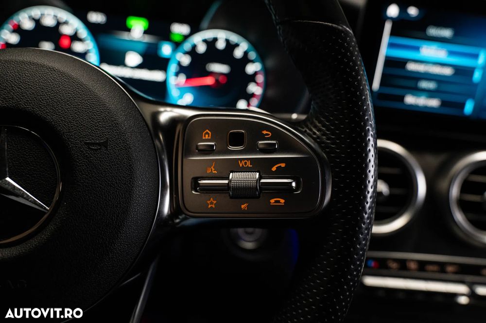 Mercedes-Benz GLC 300 4MATIC 9G-TRONIC AMG Line - 21