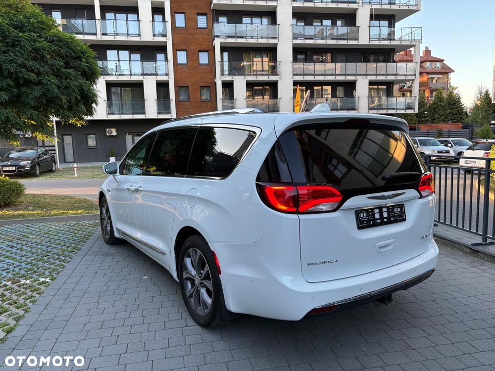 Chrysler Pacifica - 9