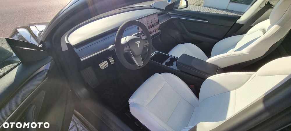 Tesla Model 3 - 7