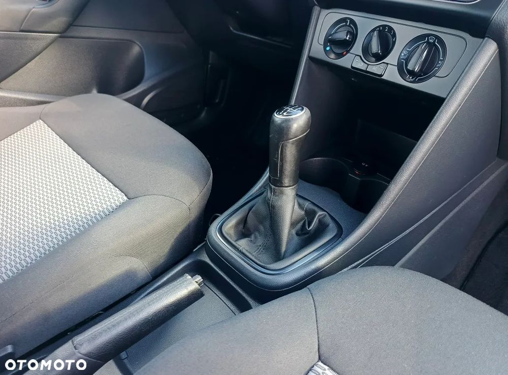 Volkswagen Polo 1.4 16V Comfortline - 32