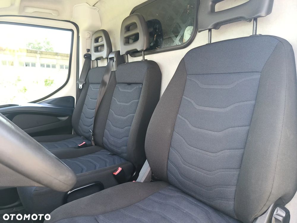 Iveco Daily L1H1 2.3 diesel 116 kM, automat 2019 rok EURO 6! WEBASTO, czujniki parkowania, sprowadzony ze Szwecji- NISKI ORGINALNY PRZEBIEG 146tyś. - 27