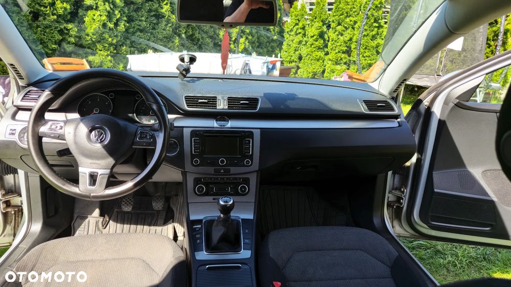 Volkswagen Passat 1.6 TDI Comfortline - 3