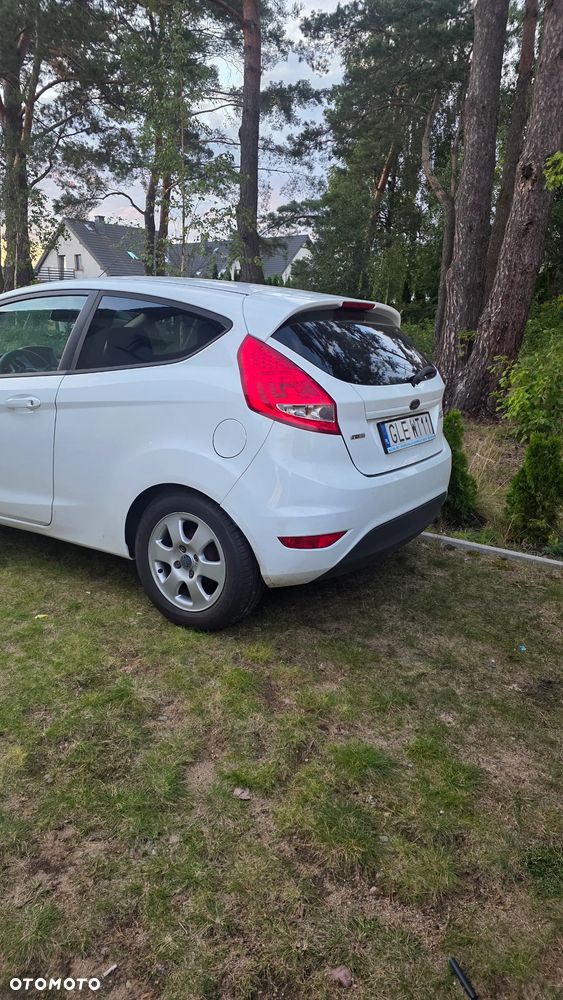 Ford Fiesta 1.6 TDCi DPF Trend - 3
