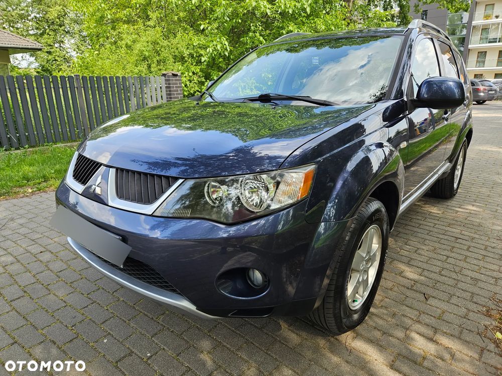 Mitsubishi Outlander - 1