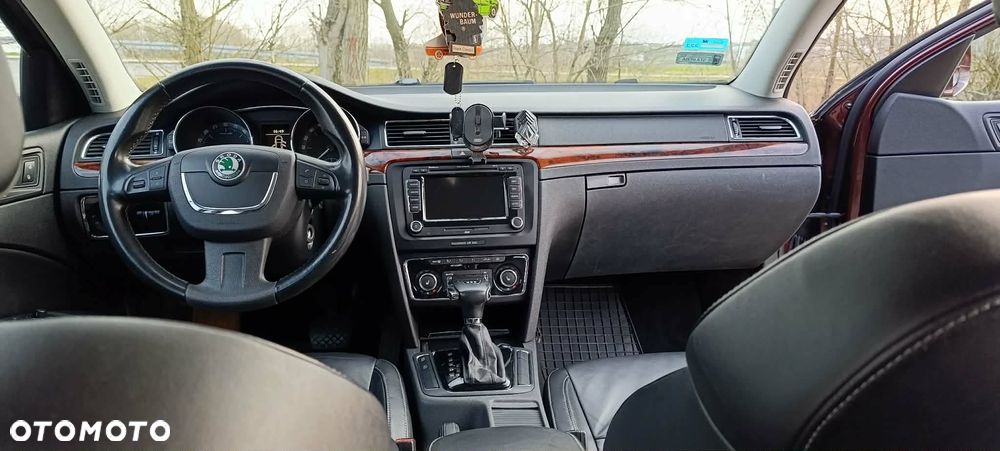 Skoda Superb 2.0 TDI DSG Elegance - 6