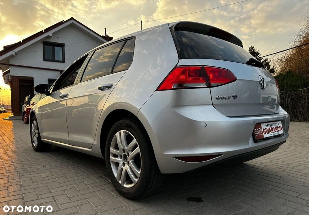 Volkswagen Golf - 33