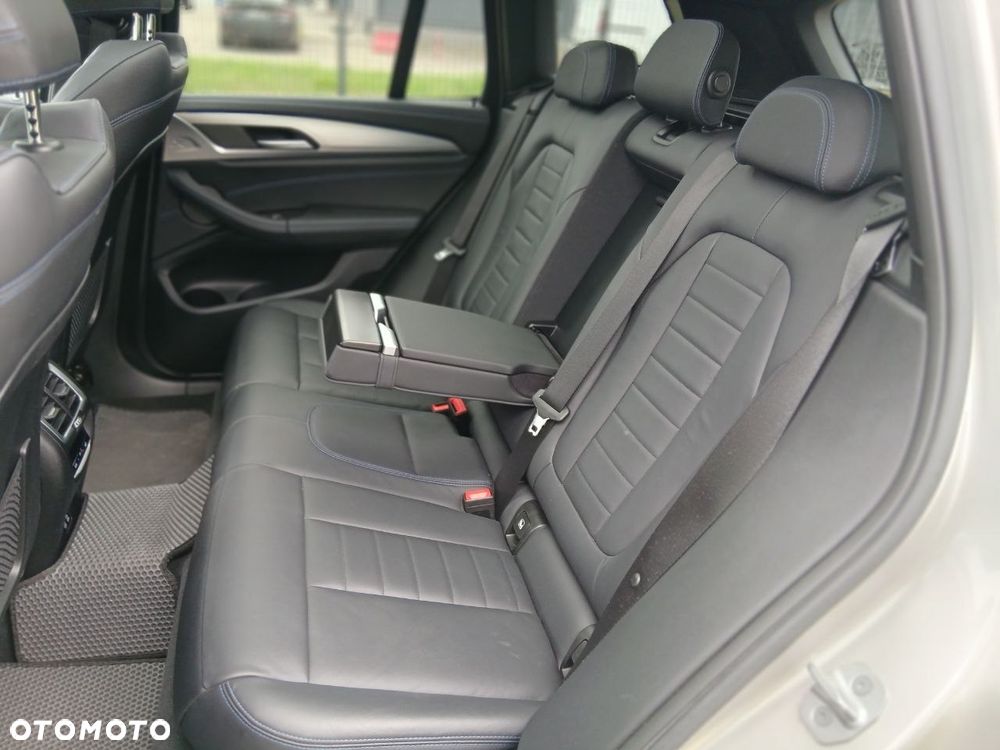 BMW iX3 80kWh Impressive - 28