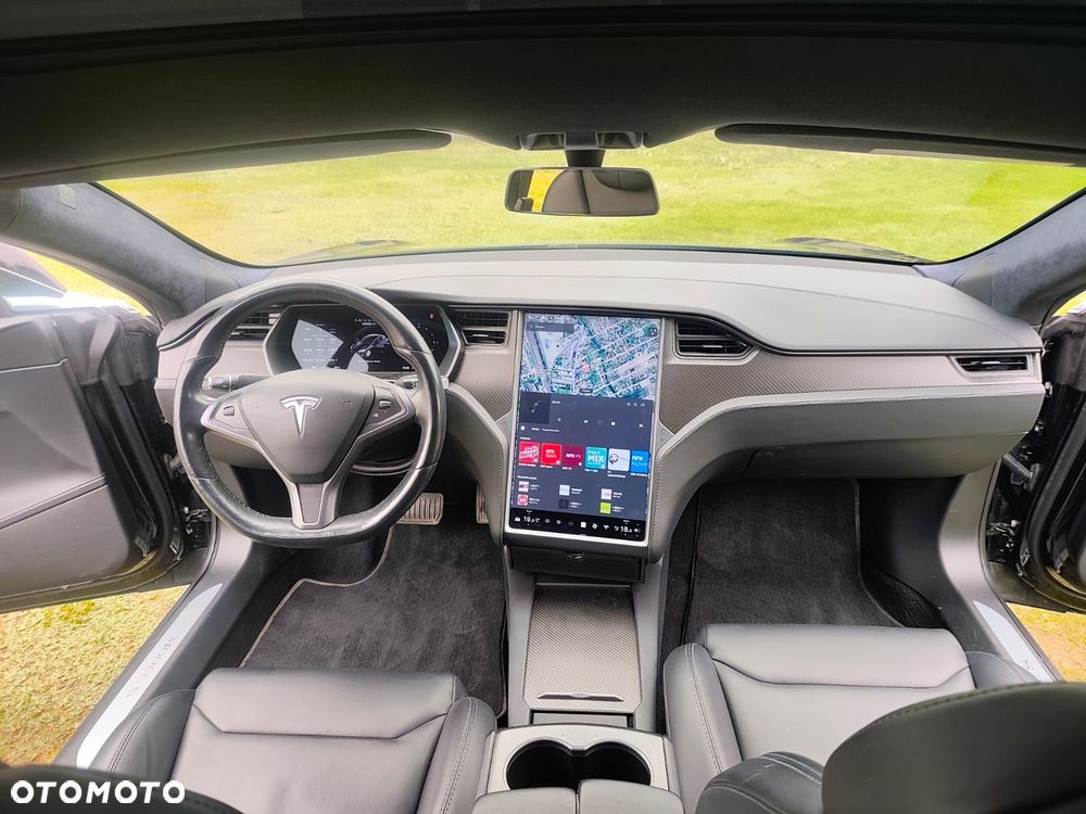 Tesla Model S - 11