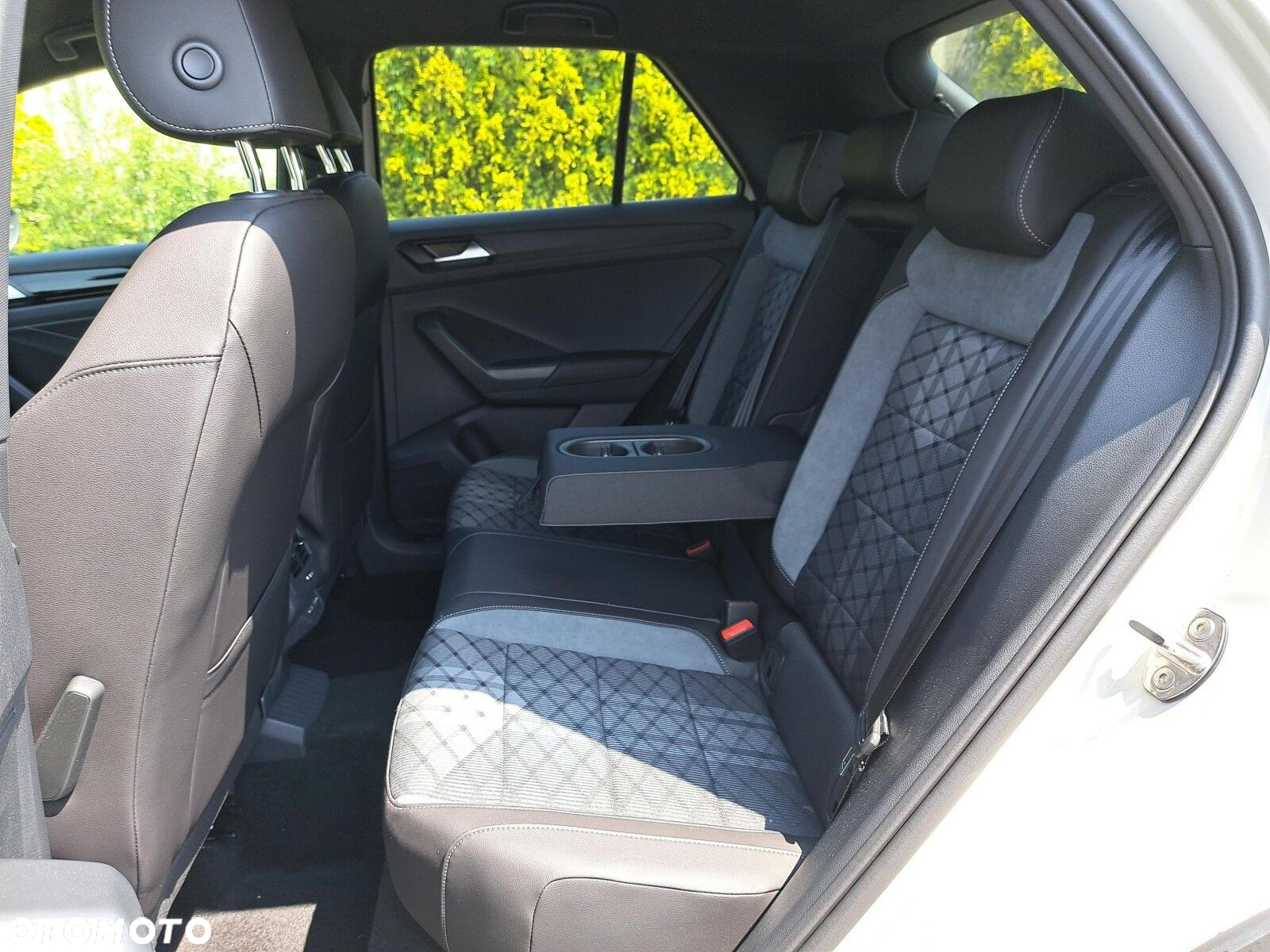 Volkswagen T-Roc 1.5 TSI R-Line Plus DSG - 18