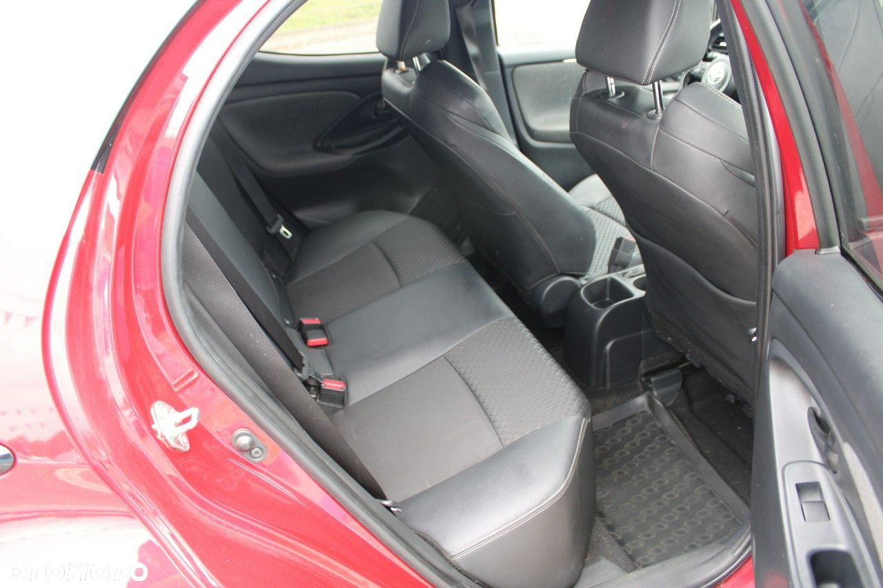 Toyota Yaris - 30