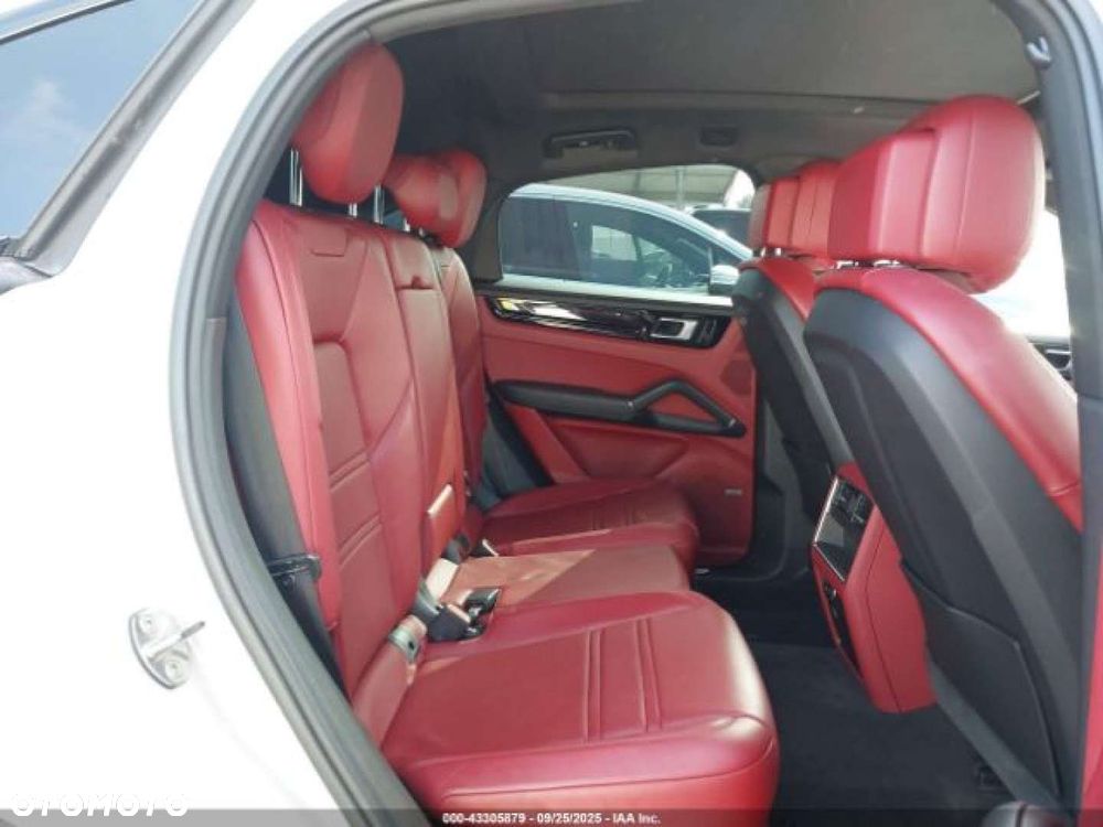 Porsche Cayenne - 13