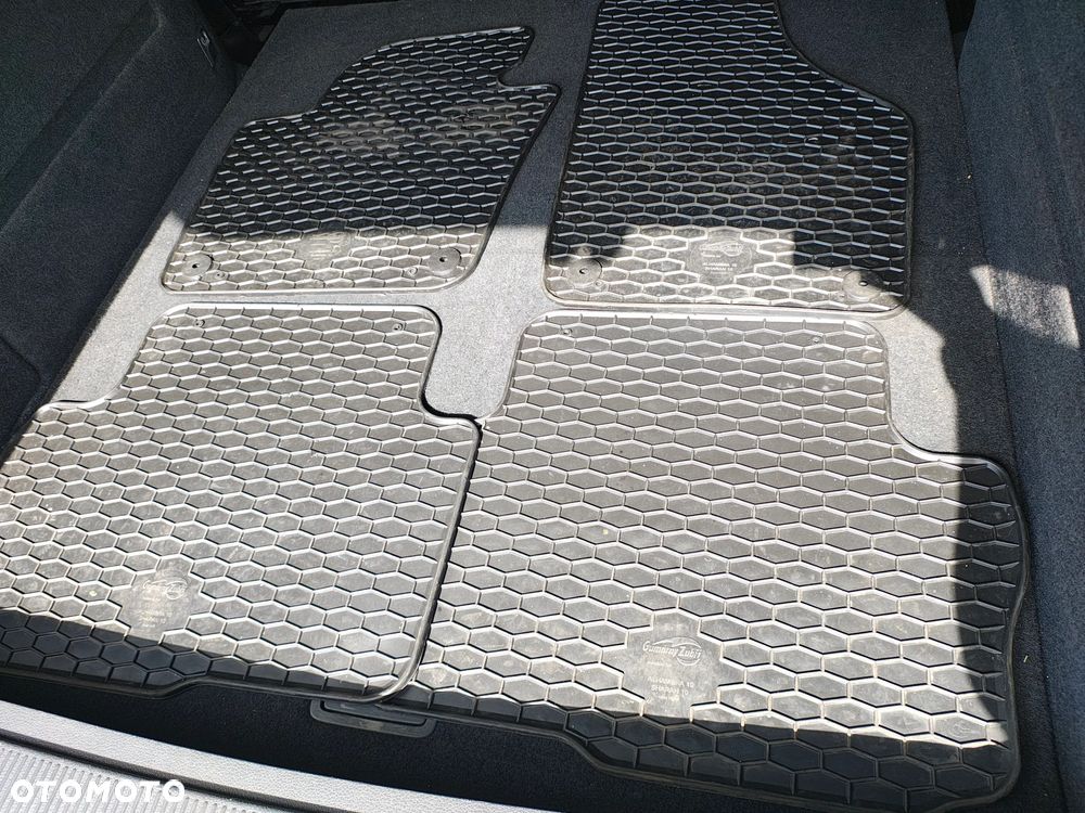 Volkswagen Sharan - 26