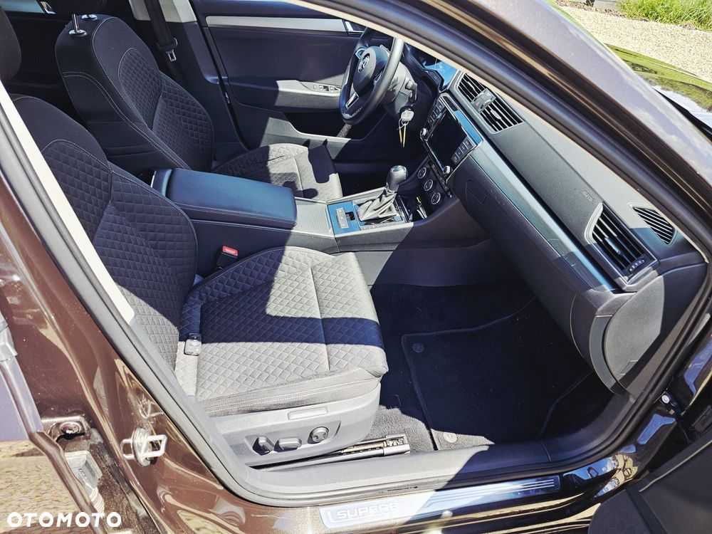 Skoda Superb 2.0 TDI DSG Ambition - 23