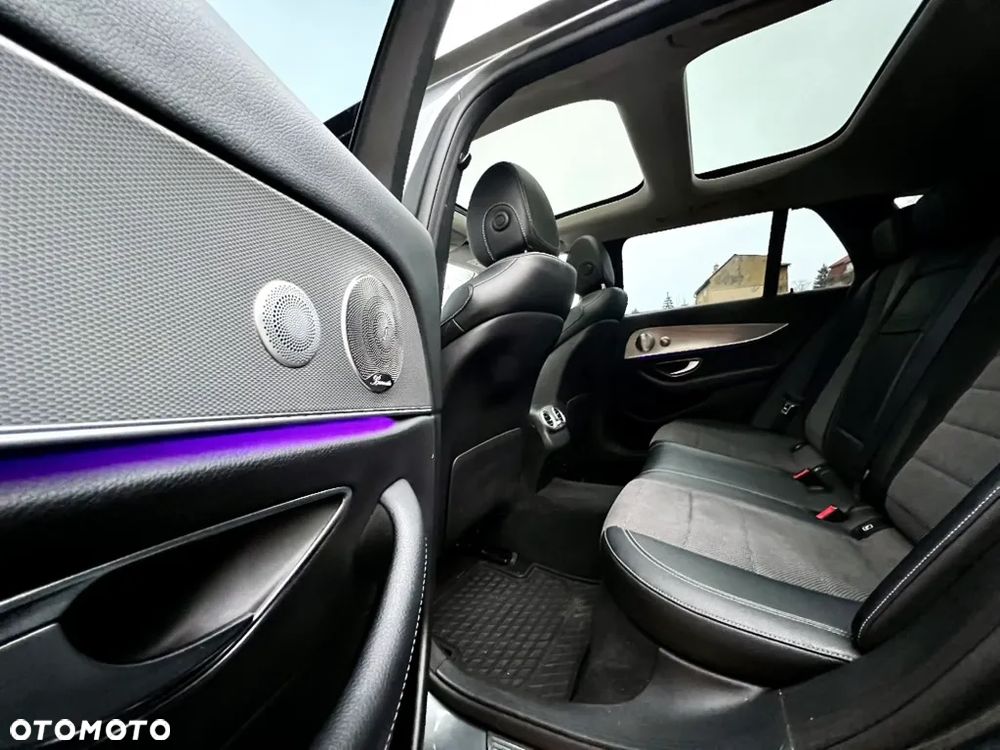 Mercedes-Benz Klasa E 300 d T 9G-TRONIC Avantgarde - 18