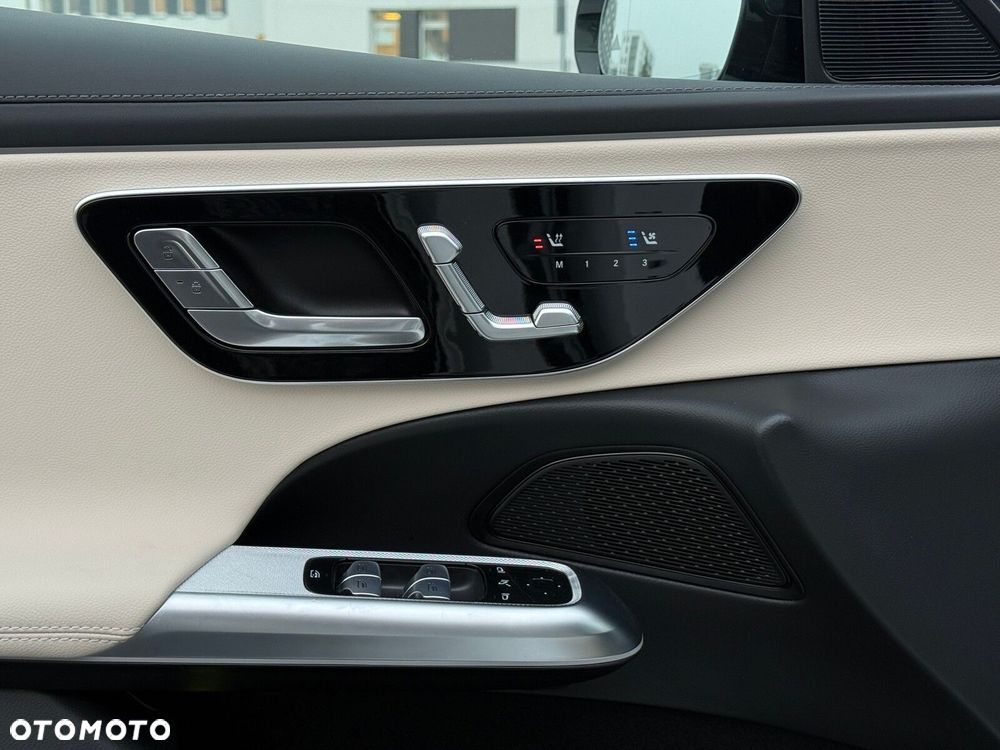 Mercedes-Benz Klasa E - 15
