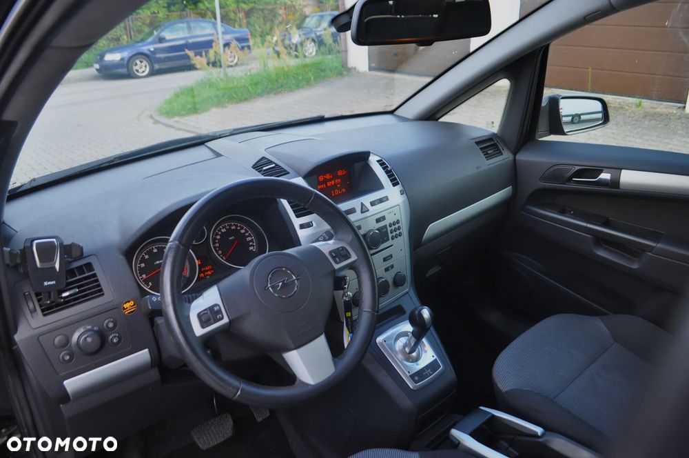 Opel Zafira 1.8 Easytronic Family Plus - 10