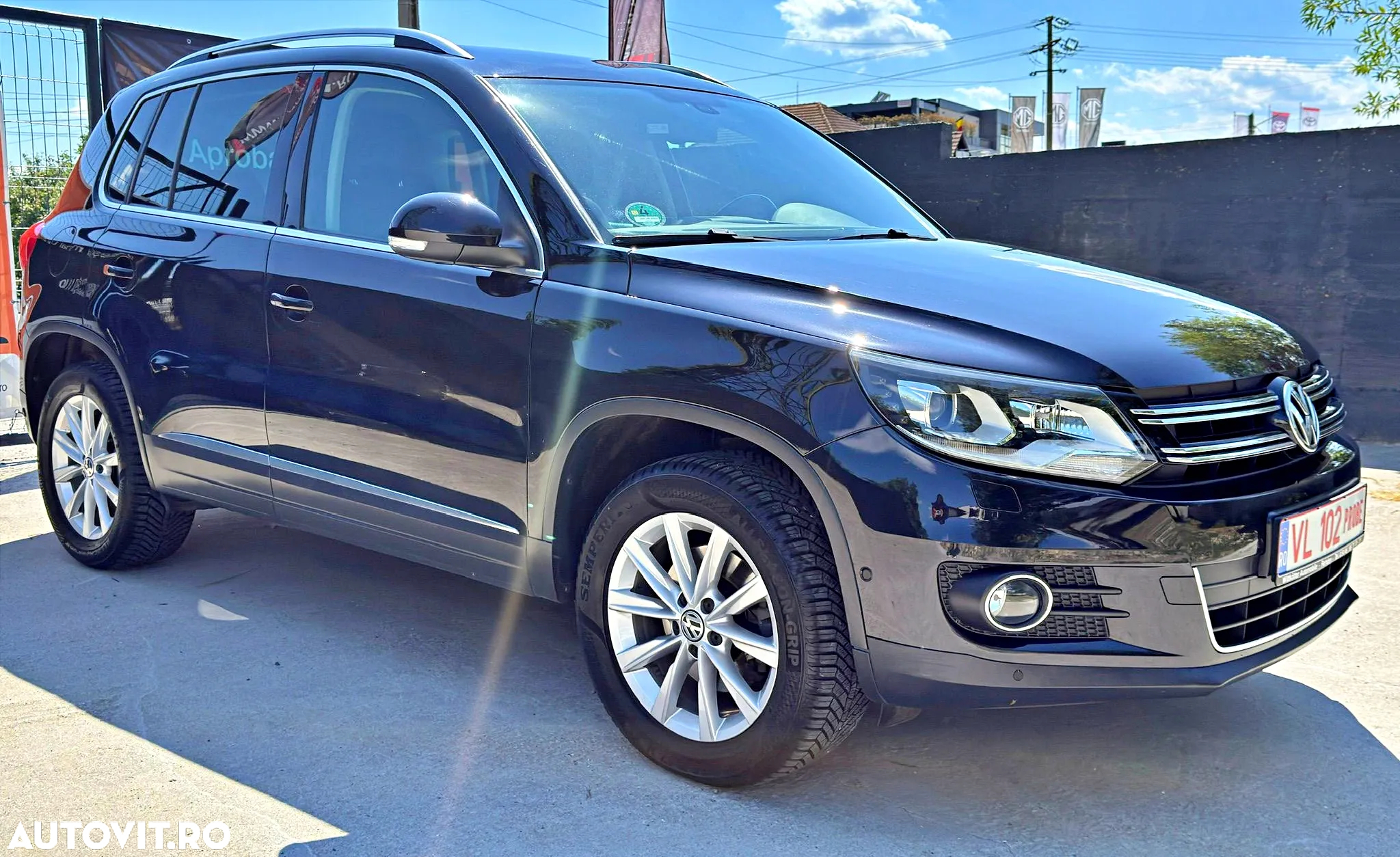 Volkswagen Tiguan 2.0 TDI 4Motion DSG Sport & Style - 2