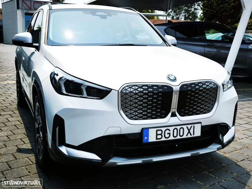 BMW iX1 eDrive20 - 22