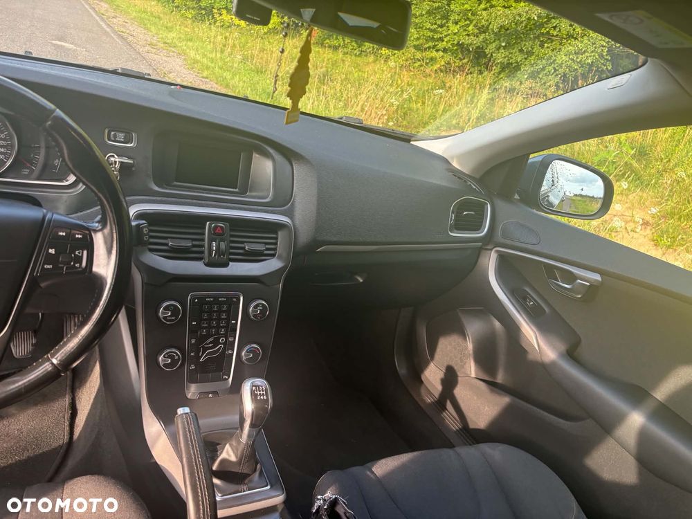 Volvo V40 D2 Momentum - 13
