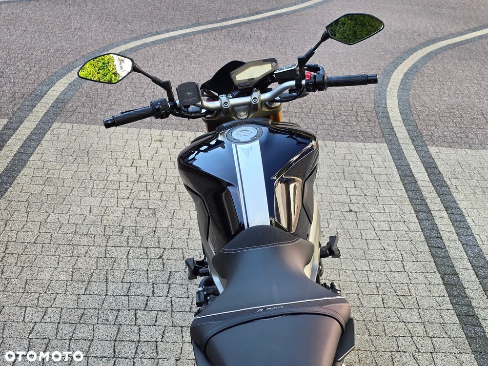 Yamaha MT - 9