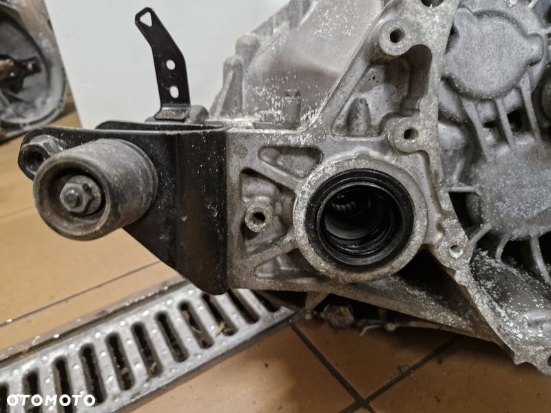 TOYOTA VERSO I 1 LIFT 1.6 D D4D SKRZYNIA BIEGÓW MANUAL 6B - 5