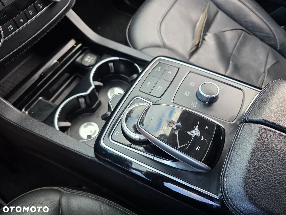 Mercedes-Benz GLS - 29