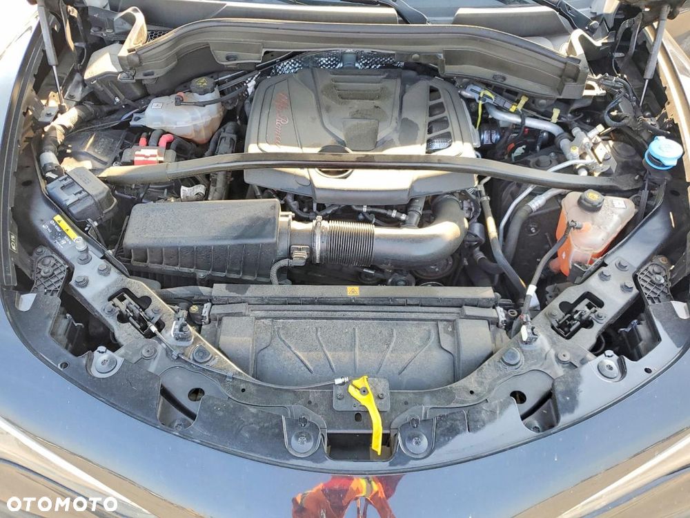 Alfa Romeo Stelvio 2.0 Turbo 16V AT8-Q4 Veloce Ti - 13
