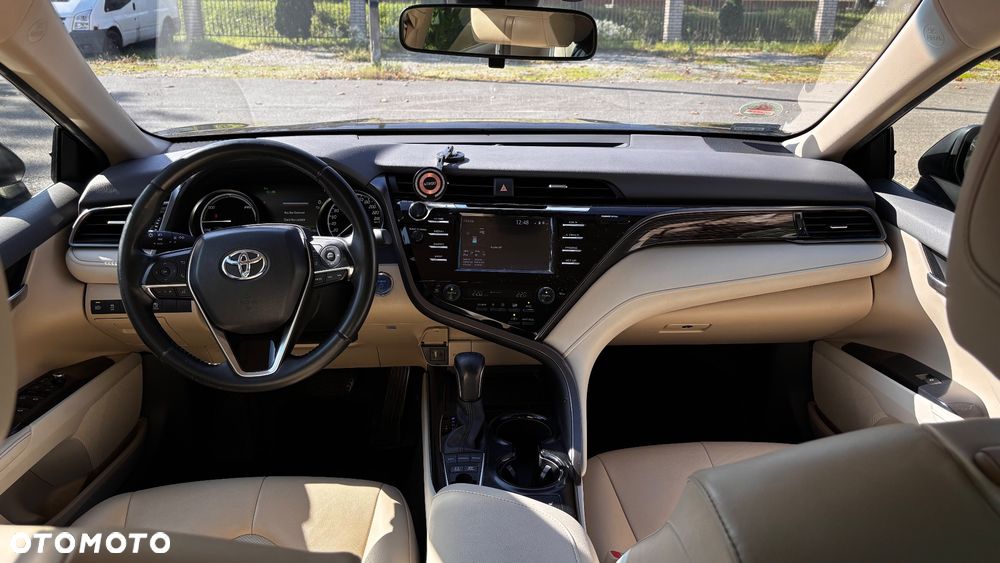 Toyota Camry 2.5 Hybrid Comfort CVT - 23
