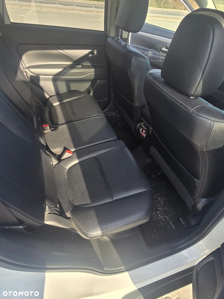 Mitsubishi Outlander 2.0 Instyle Navi 4WD CVT - 10