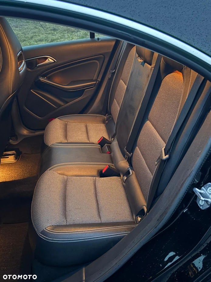 Mercedes-Benz CLA 180 7G-DCT - 5