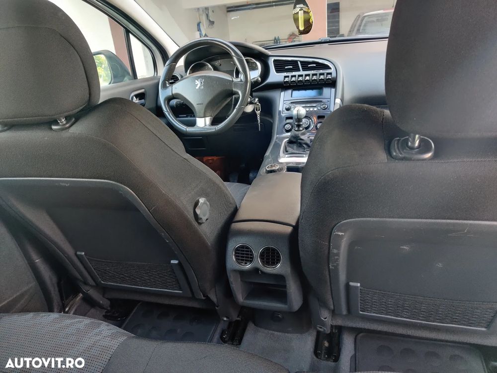 Peugeot 3008 2.0 HDI Premium Pack - 12