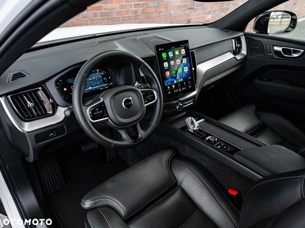 Volvo XC 60 B5 B AWD Plus Dark - 23