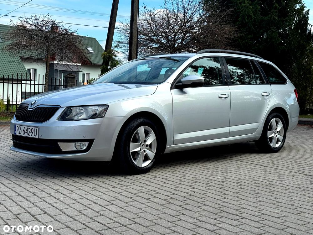 Skoda Octavia 1.6 TDI Style DSG - 2