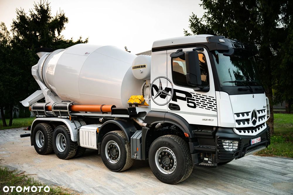 Mercedes-Benz Arocs 3240 MP5 10m3 rok 2021LIEBHERR - 3
