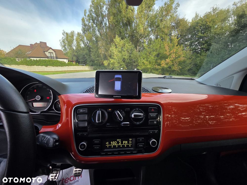 Volkswagen up! groove - 19