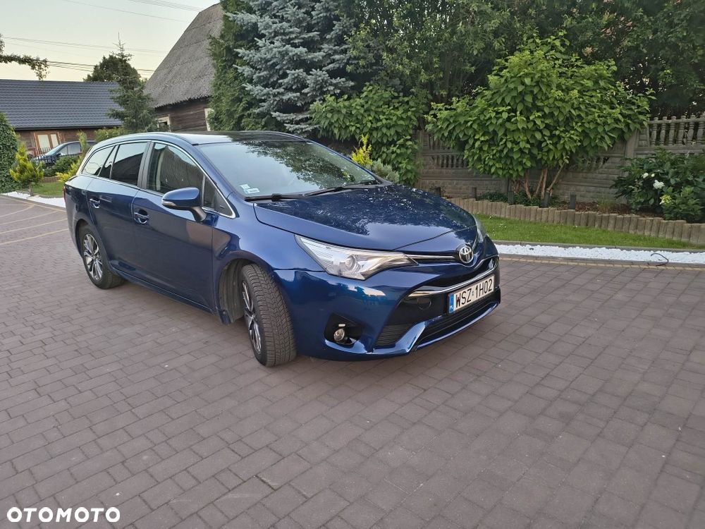 Toyota Avensis - 1