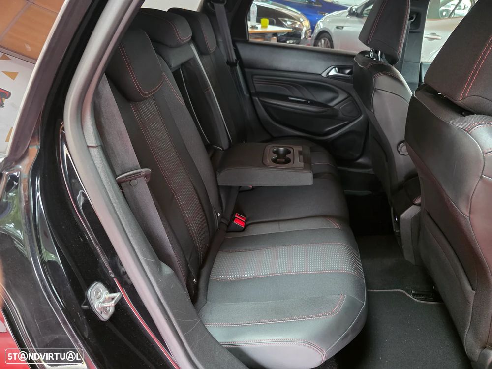 Peugeot 308 SW 1.5 BlueHDi GT Line EAT8 - 37