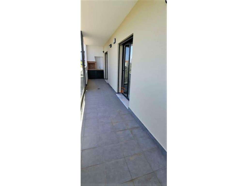 Apartamento T2 em Construção com 2 Varandas e BOX | Odivelas - Grande imagem: 3/54