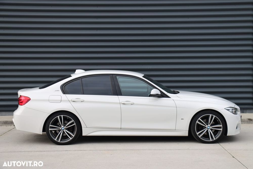 BMW Seria 3 330e iPerformance M Sport - 10