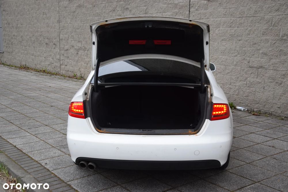 Audi A4 Limousine - 13