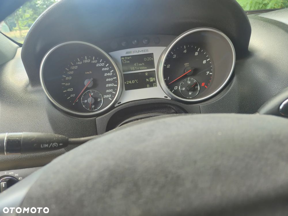 Mercedes-Benz ML 63 AMG 4Matic 7G-TRONIC - 5