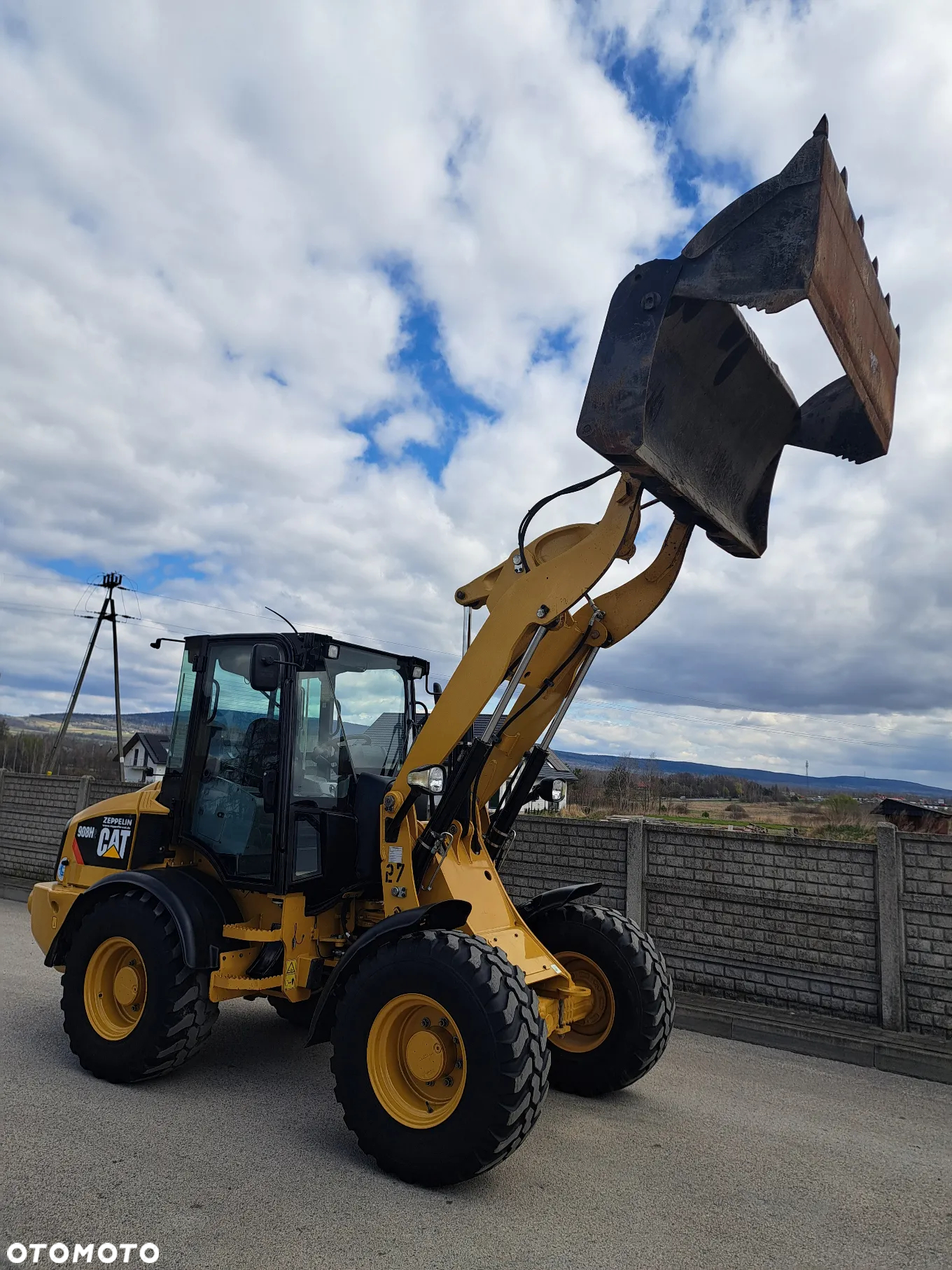 Caterpillar 908H2 - 3