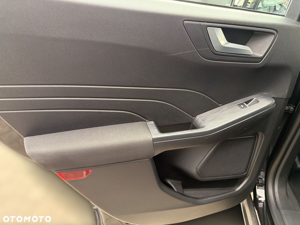 Ford Kuga - 27