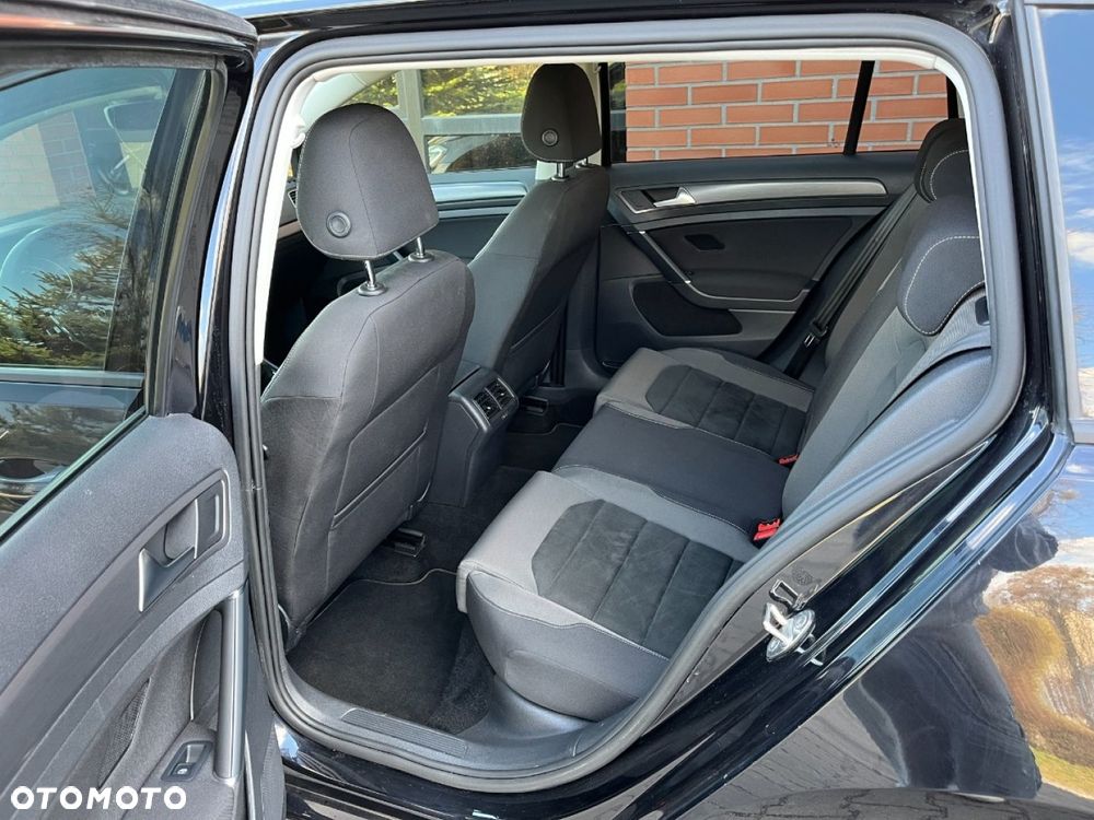 Volkswagen Golf Variant 2.0 TDI SCR Highline - 17
